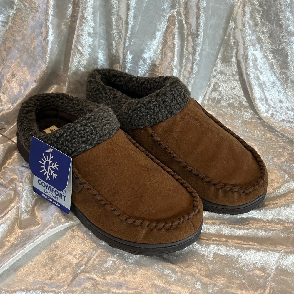 NWT MENS DEARFOAMS SLIPPERS M 8-9